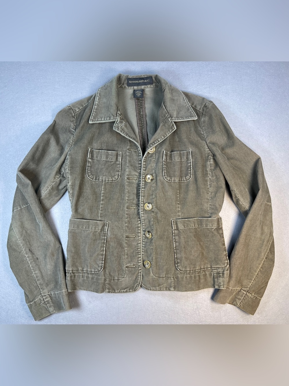 Banana Republic Jacket
Green Corduroy
Vintage Y2K Women
Size XS Cotton Cropped
